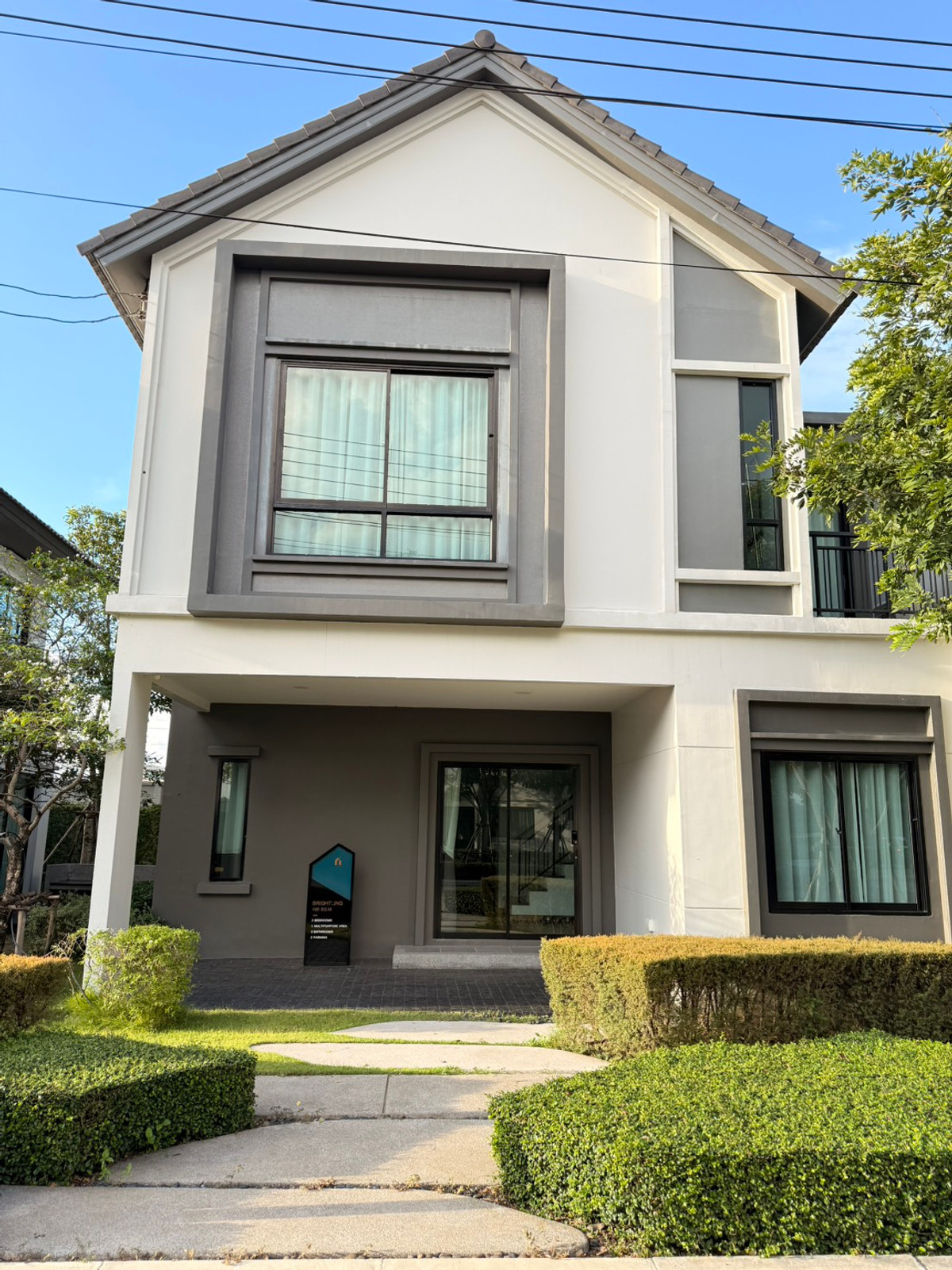 📣 Sample home ready to move in, fully decorated, with built-in furniture! 📣 Sample home ready to move in, fully decorated, with built-in furniture!
