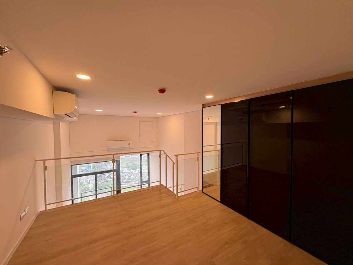 Rama 9 Condo for sale, new room, never lived in, 2 floors, 1 bedroom, 1 bathroom, usable area size 37 sq m, special discount price only 3.99 million baht, is selling it himself. Rama 9 Condo for sale, new room, never lived in, 2 floors, 1 bedroom, 1 bathroom, usable area size 37 sq m, special discount price only 3.99 million baht, is selling it himself.
