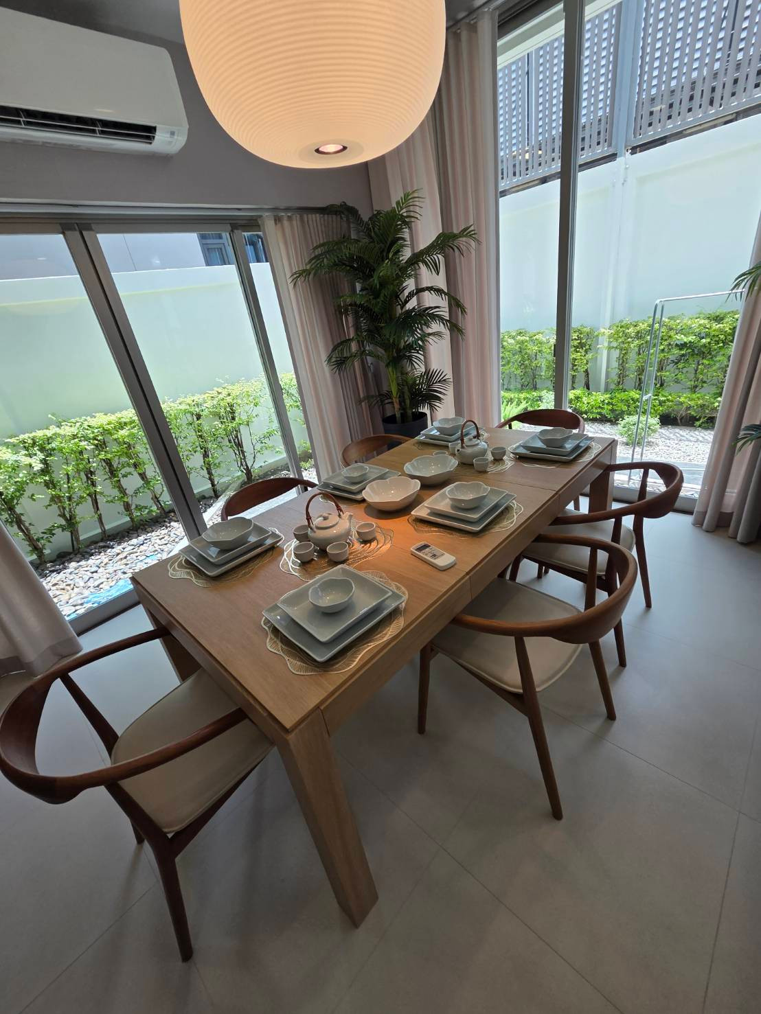 ให้เช่าบ้านเดี่ยวหรูติดสระว่ายน้ำ เเละสวน Private Nirvana Through Ekamai-Raminthraหลังใหญ่ 285 ตร.ม.ที่ดิน 58 ตร.ว.4 ห้องนอน3 ห้องน้ำที่จอดรถในร่ม 2 คัน ข้างนอก2คัน ถนนด่วนเอกมัย-รามอินทรา ใกล้ทางด่วน, ห้างสรรพสินค้าชั้นนำ (CentralEastville ,CDC) – รูปที่ 4