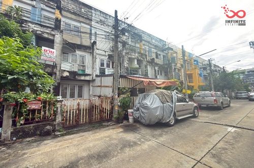 3-story townhouse for sale, Thanyakarn Watcharaphon, 17 sq m., Soi Watcharaphon 2/5.