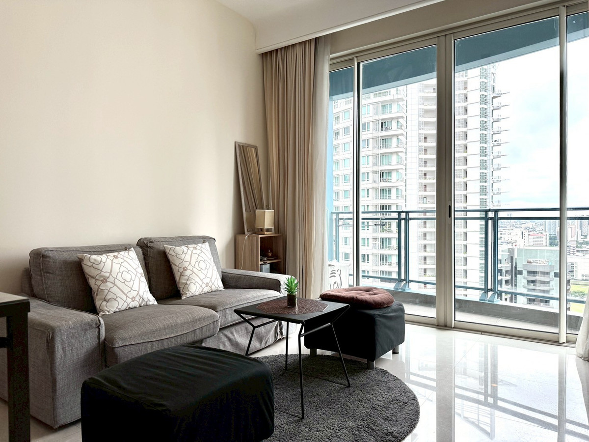 Urban Luxury Meets Serenity — Q Langsuan, 25th Floor, Freehold Condo, Prime CBD location of Bangkok. Urban Luxury Meets Serenity — Q Langsuan, 25th Floor, Freehold Condo, Prime CBD location of Bangkok.