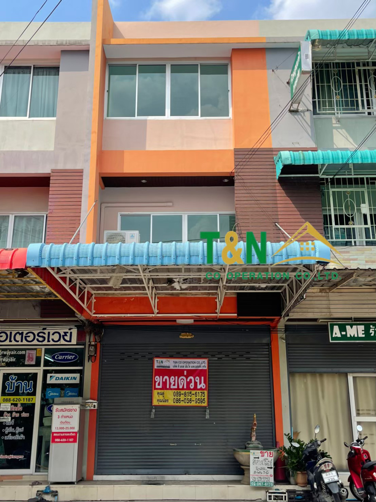 ขายอาคารพาณิชย์ 3 ชั้น ติดถนนโกสุม วัดไผ่เขียว(วัดเวฬุวนาราม) ขายอาคารพาณิชย์ 3 ชั้น ติดถนนโกสุม วัดไผ่เขียว(วัดเวฬุวนาราม)