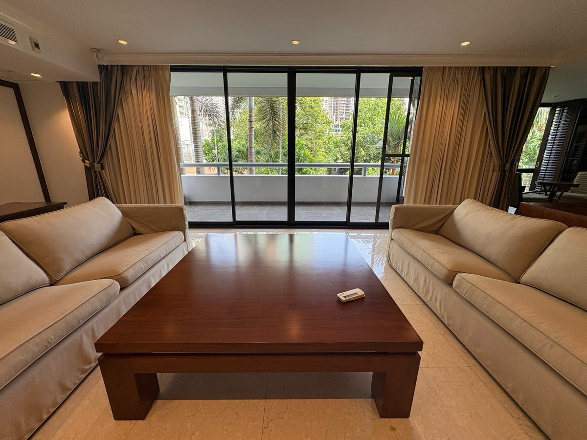 SOMKID GARDEN | 3 Bedroom Residence 334 SQM | Rare Unit in Chidlom SOMKID GARDEN | 3 Bedroom Residence 334 SQM | Rare Unit in Chidlom