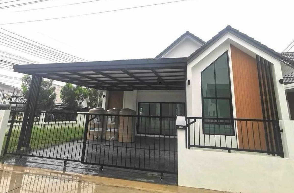 บ้านโครงการใหม่ บ้านห้วยกะปิ บางแสน  3 ห้องนอน วิวภูเขา วัสดุคุณภาพ