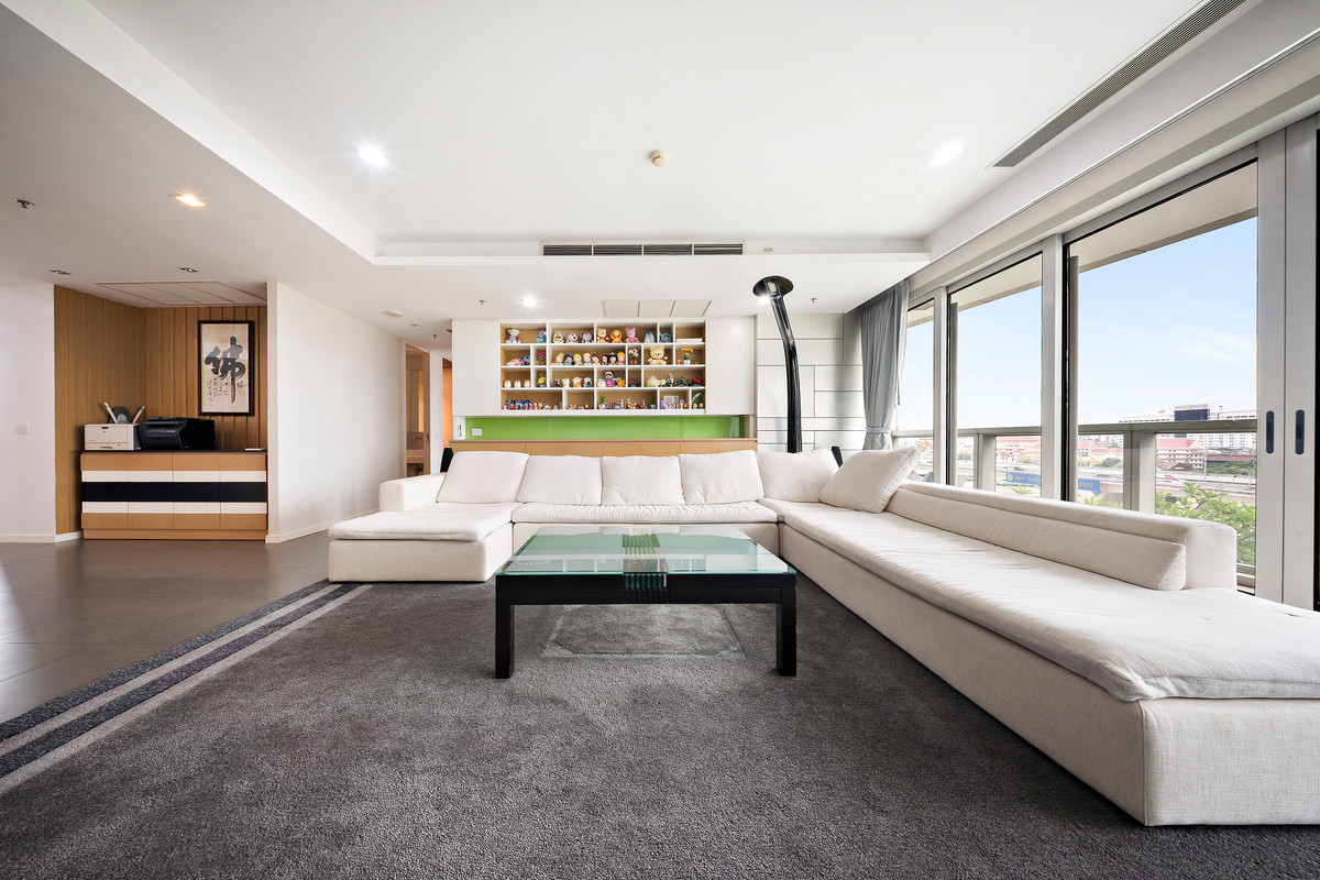 Condo, 3 bedrooms, corner room, large room, 230 sq m, best price in the building. Condo, 3 bedrooms, corner room, large room, 230 sq m, best price in the building.
