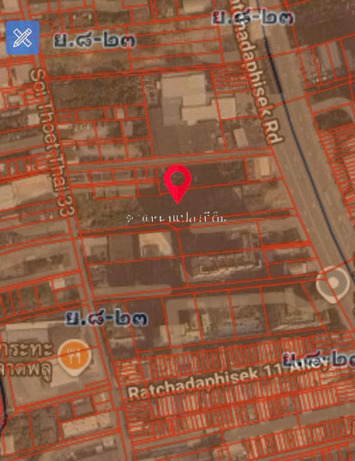 Land for sale next to the main road, Ratchadaphisek, opposite The Mall Tha Phra. Land for sale next to the main road, Ratchadaphisek, opposite The Mall Tha Phra.