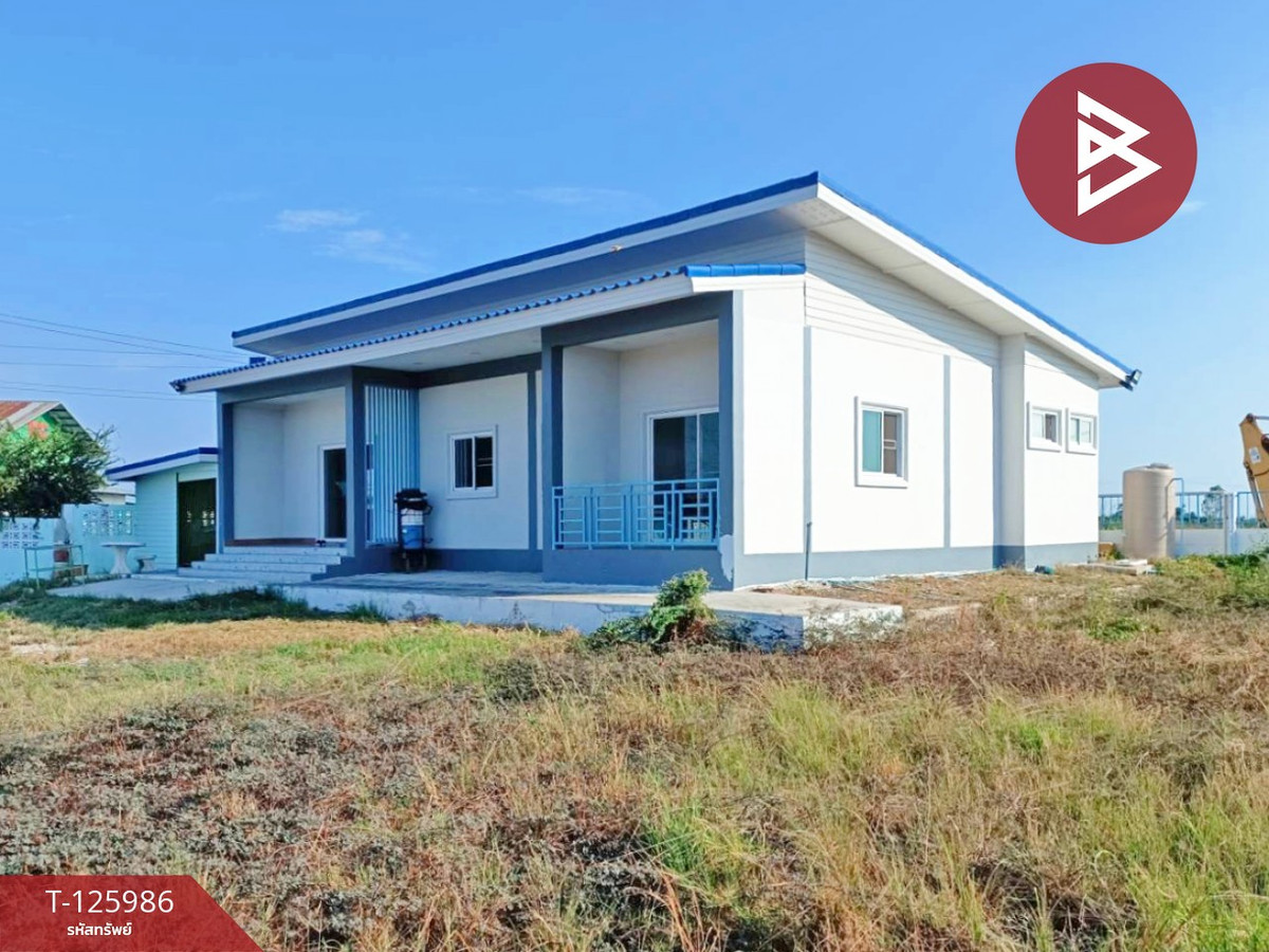 Land for sale with buildings, area 5 rai, Bang Pakong, Chachoengsao.