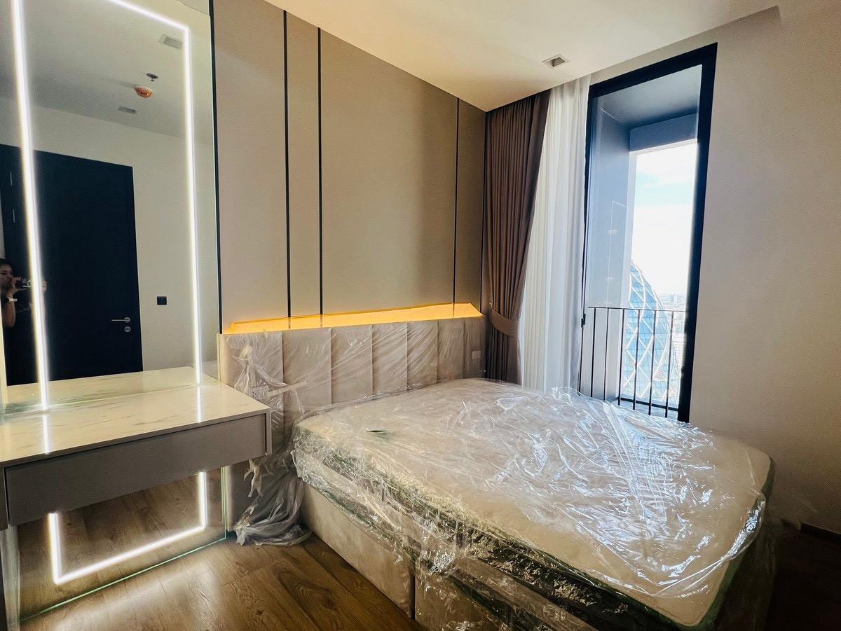 ★ Noble Around Ari ★ 35 sq.m., 38th floor (1 bedroom, 1 bathroom), ★Only 90 meters to BTS Ari★ Surrounded by complete facilities, away from La Villa Ari ★ Many facilities ★ Complete electrical appliances ★