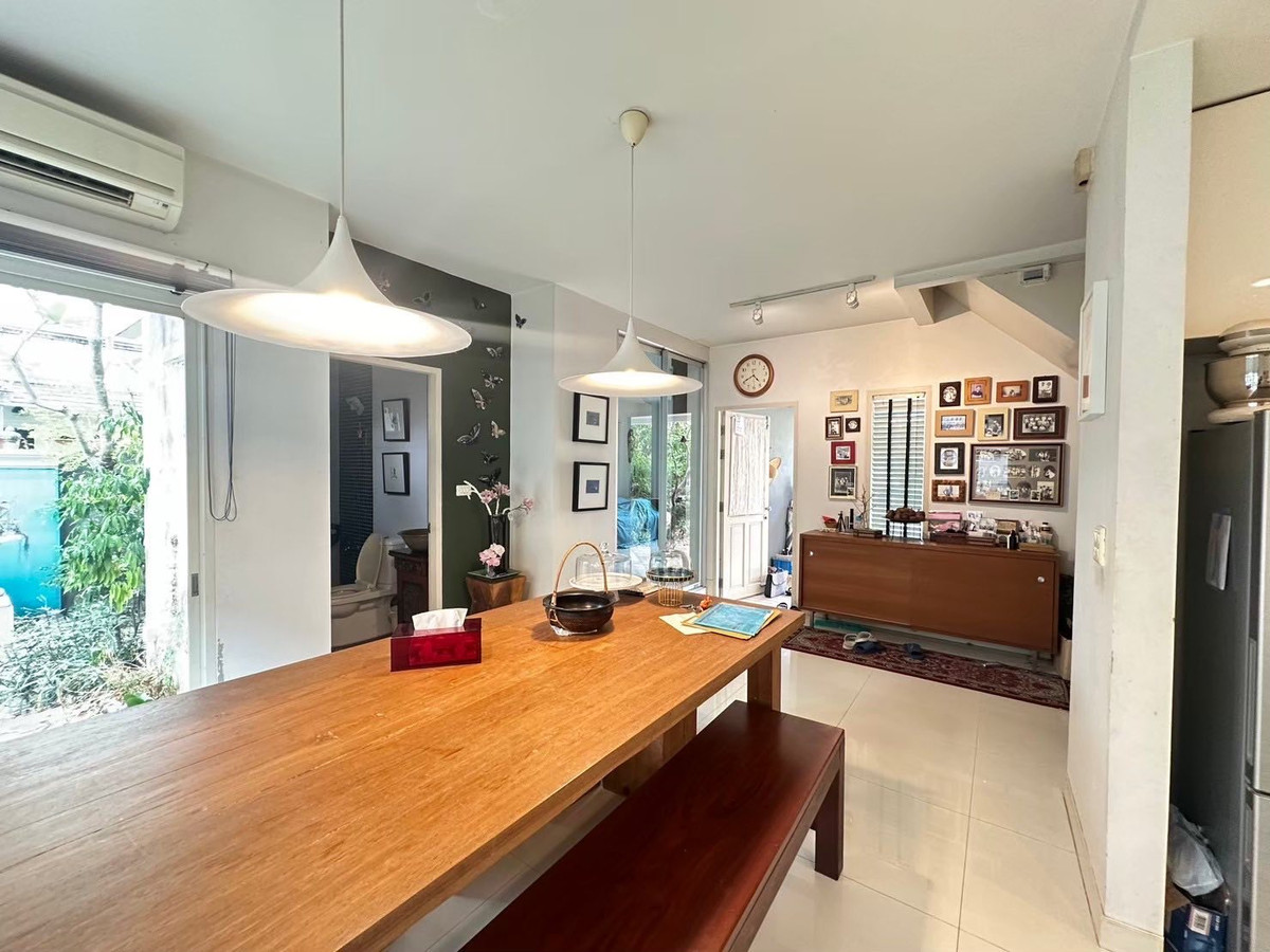 Spacious layout with excellent functionality. Peaceful atmosphere. Spacious layout with excellent functionality. Peaceful atmosphere.