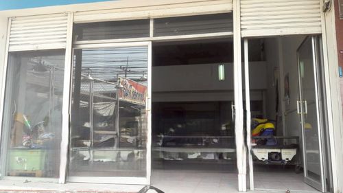 95301 - ขายอาคารพาณิชย์ 5 ชั้น ทำเลทอง บูรพาซิตี้ บางนา-ตราด กม.42 (ติดร้านทองแม่ศรี)