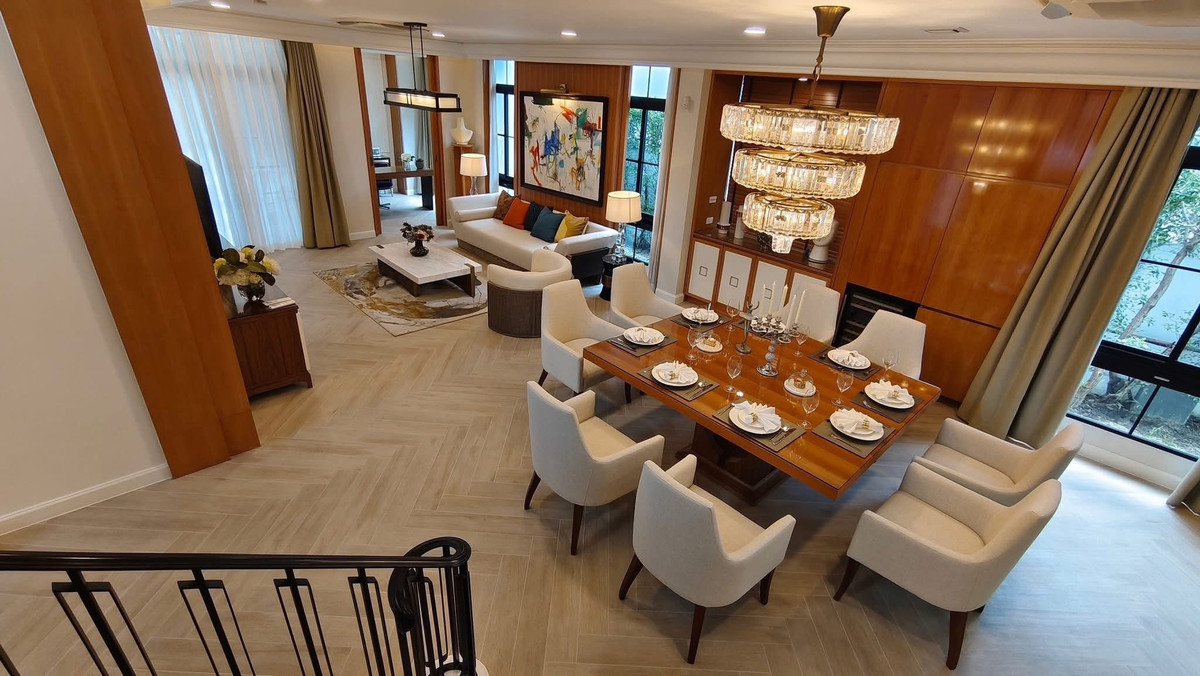 For sale/rent Nantawan Rama 9 Krungthep Kreetha, luxury decorated sample house, 5 bedrooms.