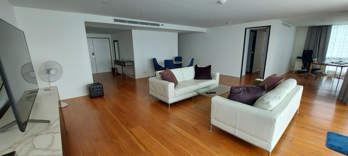 Somkid Gardens | 3 bedrooms, 3 bathroomsArea 251.4 sq m. | Price 68,500,000 baht Somkid Gardens | 3 bedrooms, 3 bathroomsArea 251.4 sq m. | Price 68,500,000 baht