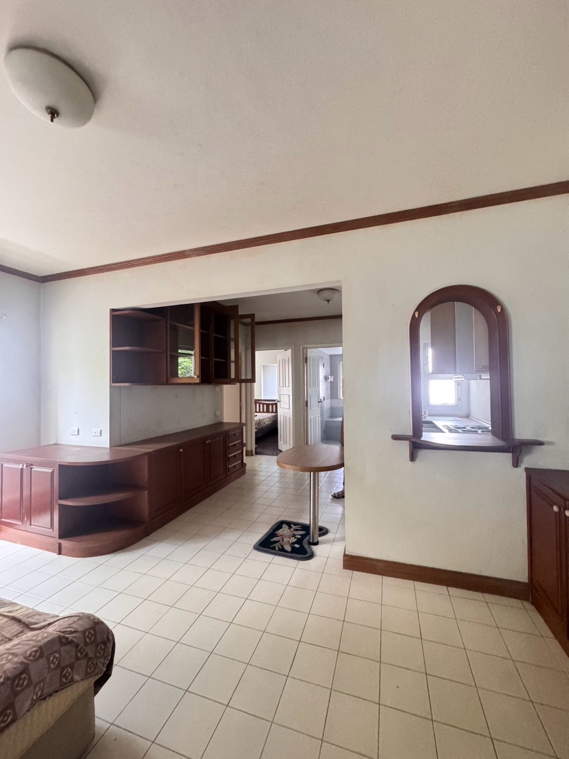 Condo for sale, Baan Suanthon Srinakarin, Baan Suanthon Srinakarin, convenient travel, near shopping areas. Near the Yellow Line