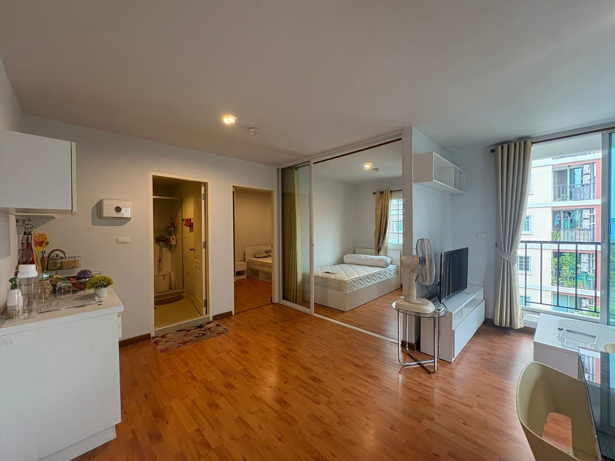 Beautiful and well-sized unit - great for living or easy to rent out Beautiful and well-sized unit - great for living or easy to rent out