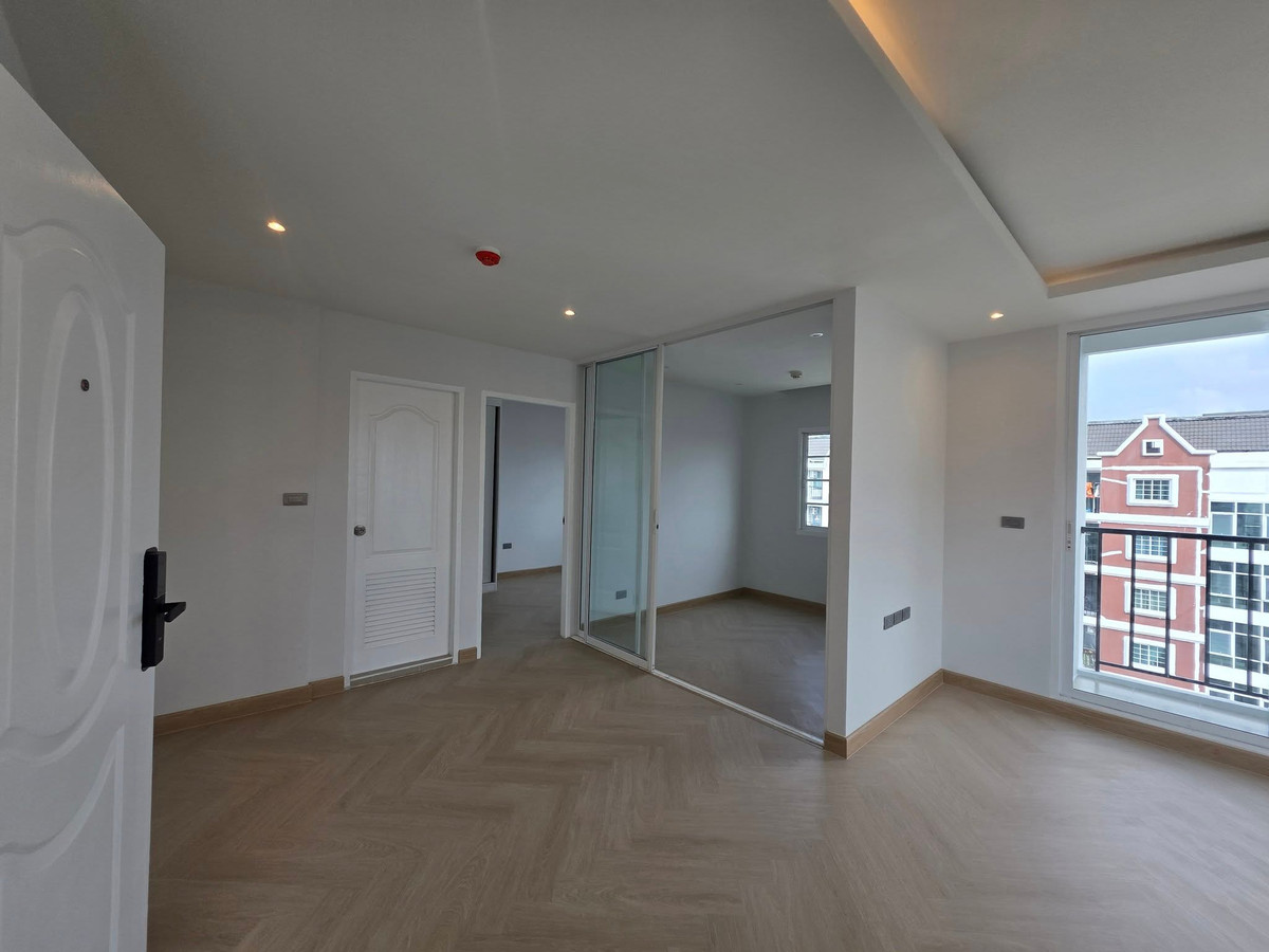 Beautiful, well-sized unit — perfect for personal living or easy rental investment! near the upcoming MRT Phutthamonthon Sai 4 station. Beautiful, well-sized unit — perfect for personal living or easy rental investment! near the upcoming MRT Phutthamonthon Sai 4 station.