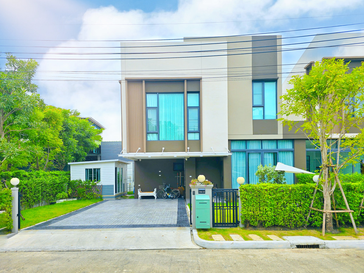 Special plot of semi-detached house for sale, corner unit, Baan Klang Mueng The Edition Pinklao-Borom 2 project (Baan Klang Mueng The Edition Pinklao-Borom 2), Neelam house style that provides transparency with double volume on land of 57.1 sq m, usable a Special plot of semi-detached house for sale, corner unit, Baan Klang Mueng The Edition Pinklao-Borom 2 project (Baan Klang Mueng The Edition Pinklao-Borom 2), Neelam house style that provides transparency with double volume on land of 57.1 sq m, usable a