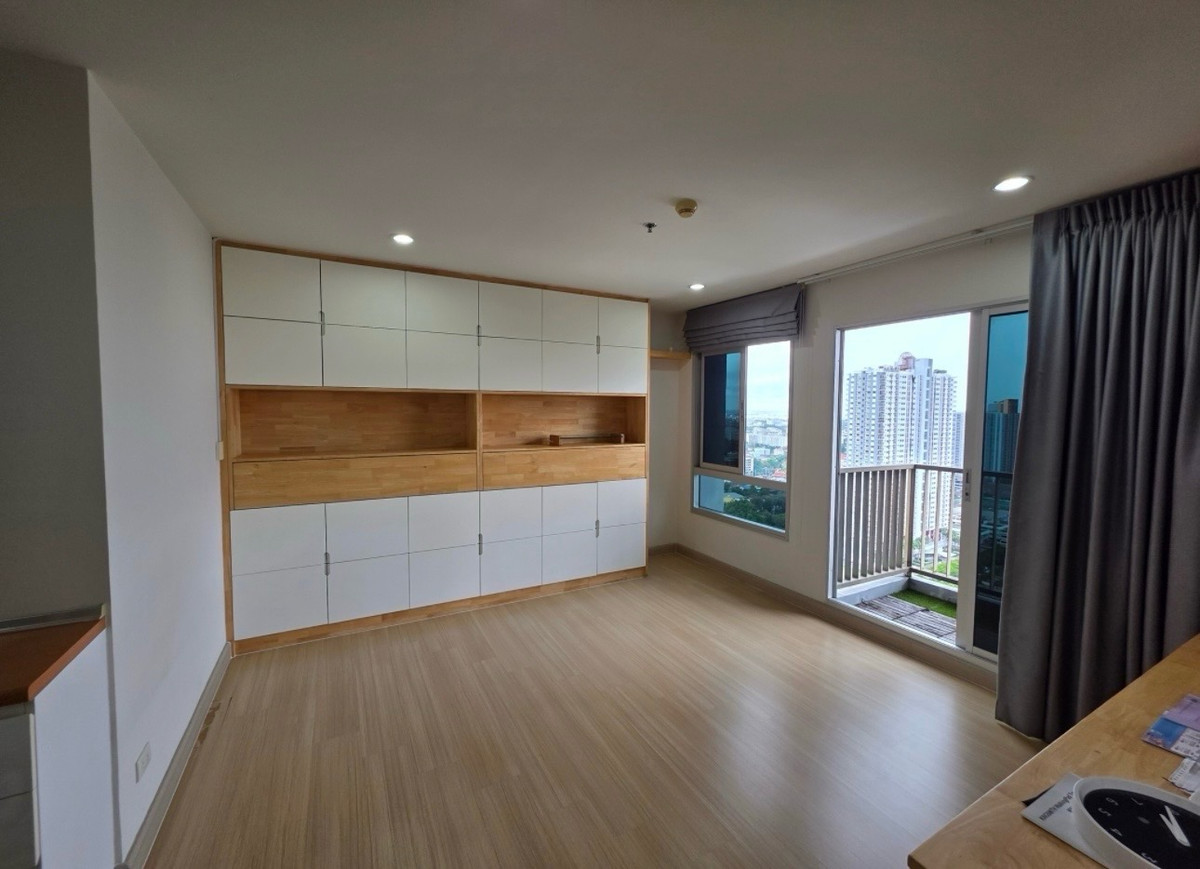 Urgent sale, President Sathorn-Ratchapruek Condo, next to BTS and MRT Bang Wa.