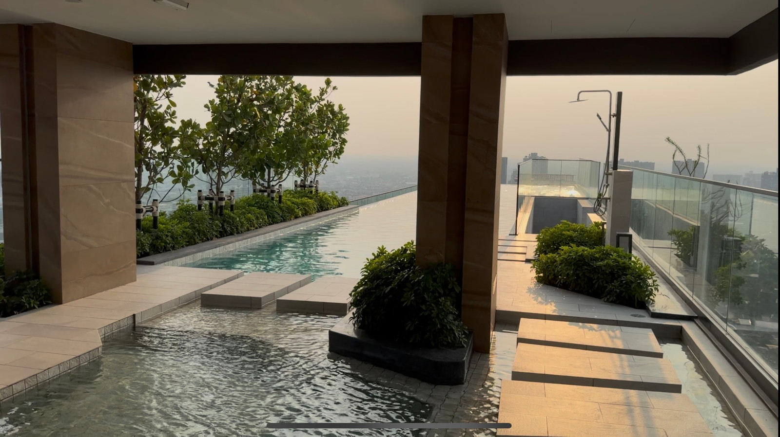 BEST PRICE 0 m from BTS, SUPER RARE LOFT UNIT near SILOM/SIAM -  – รูปที่ 2