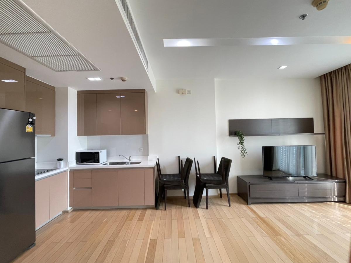 Siri At Sukhumvit / Pool view unit directly connected to BTS Thong Lo best price on the market. / 2 Bed 70 sq.m.Tel 0937890899 Siri At Sukhumvit / Pool view unit directly connected to BTS Thong Lo best price on the market. / 2 Bed 70 sq.m.Tel 0937890899