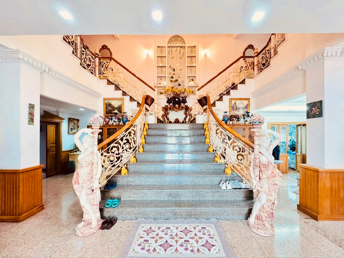 2-story detached house for sale, Green Lake Bangna KM.13 (Green Lake Bangna KM13), large land 412 square wah, usable area over 1,200 square meters, 4 bedrooms, 4 bathrooms, parking for 4 cars. 2-story detached house for sale, Green Lake Bangna KM.13 (Green Lake Bangna KM13), large land 412 square wah, usable area over 1,200 square meters, 4 bedrooms, 4 bathrooms, parking for 4 cars.
