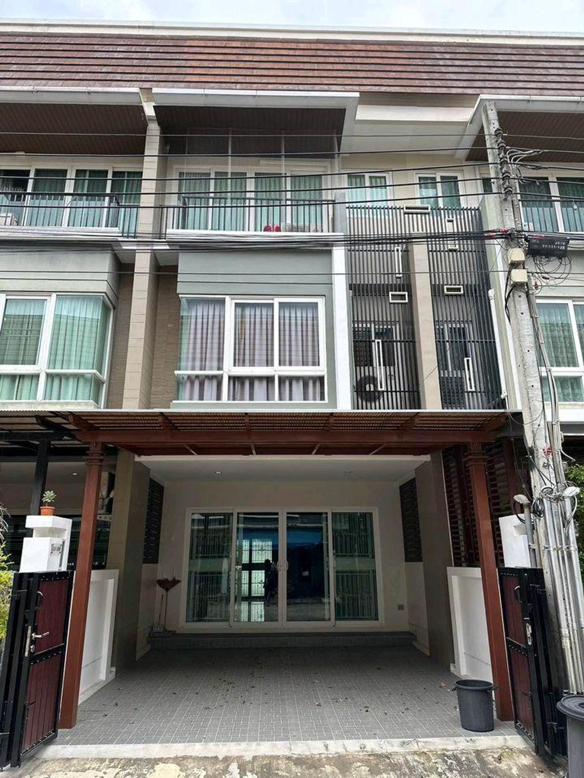 ให้เช่า หมู่บ้าน Urban Sathorn ทาวน์โฮม 3 ชั้น 3 ห้องนอน 3 ห้องน้ำ เฟอร์นิเจอร์ครบ ใกล้ BTS บางหว้า ให้เช่า หมู่บ้าน Urban Sathorn ทาวน์โฮม 3 ชั้น 3 ห้องนอน 3 ห้องน้ำ เฟอร์นิเจอร์ครบ ใกล้ BTS บางหว้า