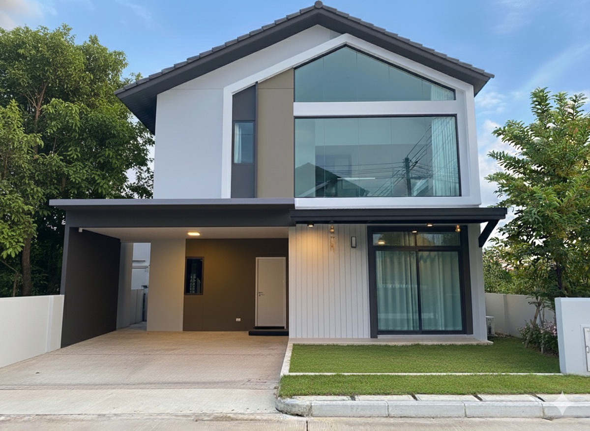 New house, land 100 square wah, wide frontage, near Suvarnabhumi Airport, university, hospital, motorway, electric train, near the new Krungthep Kreetha Road. New expressway entrance and exit point community mall international school { sells it himse New house, land 100 square wah, wide frontage, near Suvarnabhumi Airport, university, hospital, motorway, electric train, near the new Krungthep Kreetha Road. New expressway entrance and exit point community mall international school { sells it himse