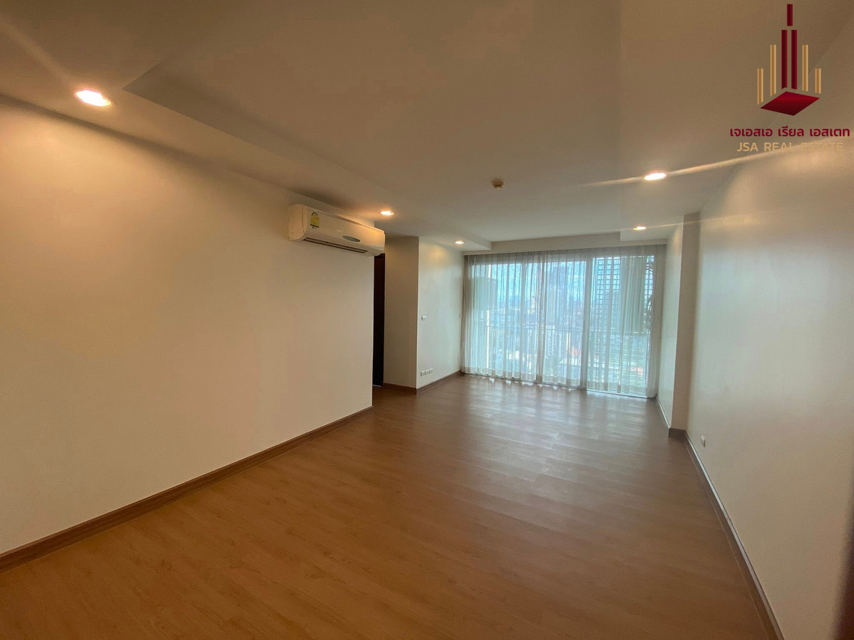 ✨ For Sale: The Line Phahonyothin Park Condo ✨ 💰 Only 5,490,000 THB