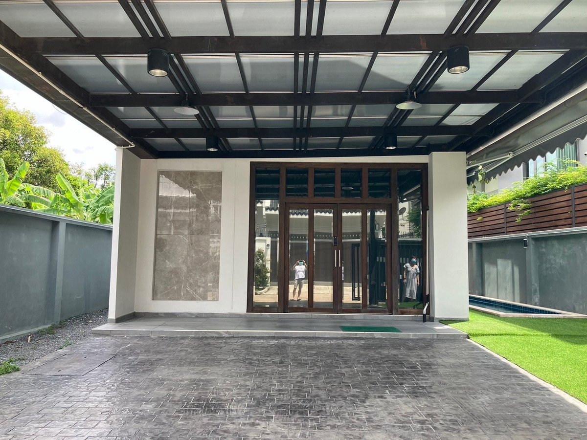 บ้านเดี่ยว สไตล์พูลวิลล่า มบ.กฤษดานคร 21 ติดถนนบางนา-ตราด กม.6.5 เพียง 500 เมตร ทำเลย่านความเจริญ บ้านเดี่ยว สไตล์พูลวิลล่า มบ.กฤษดานคร 21 ติดถนนบางนา-ตราด กม.6.5 เพียง 500 เมตร ทำเลย่านความเจริญ