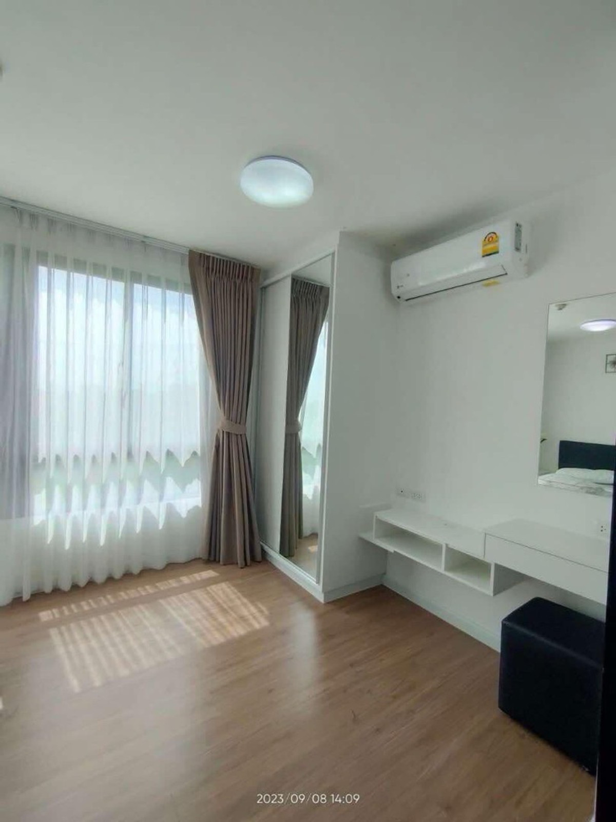 Icondo Salaya 2 project, Building D, 7th floor (30 sq m) with washing machine. I condo salaya The campus, Building D, 7th floor, price 9,000 baht/month.