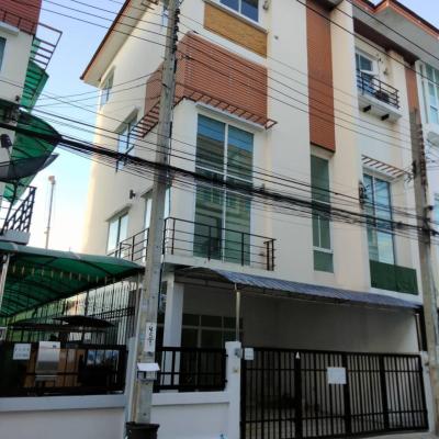 ขายทาวน์เฮ้าส์/ทาวน์โฮม  เดอะ พาร์ค ลาดพร้าว - วังหิน 76 รีโนเวทใหม่ ลาดพร้าว เขต ลาดพร้าว กรุงเทพ CX-136708