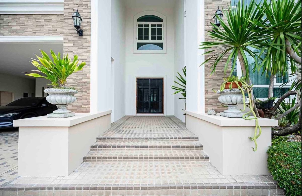 🏡 Luxury Residence – โครงการคฤหาสน์ ทายาทบ้านเดี่ยวสุดหรูในโครงการระดับพรีเมียม ที่ออกแบบอย่างพิถีพิถันในทุกมิติของการใช้ชีวิตมอบความสงบและความเป็นส่วนตัวสูงสุด ท่ามกลางธรรมชาติและสิ่งอำนวยความสะดวกครบครัน – รูปที่ 3