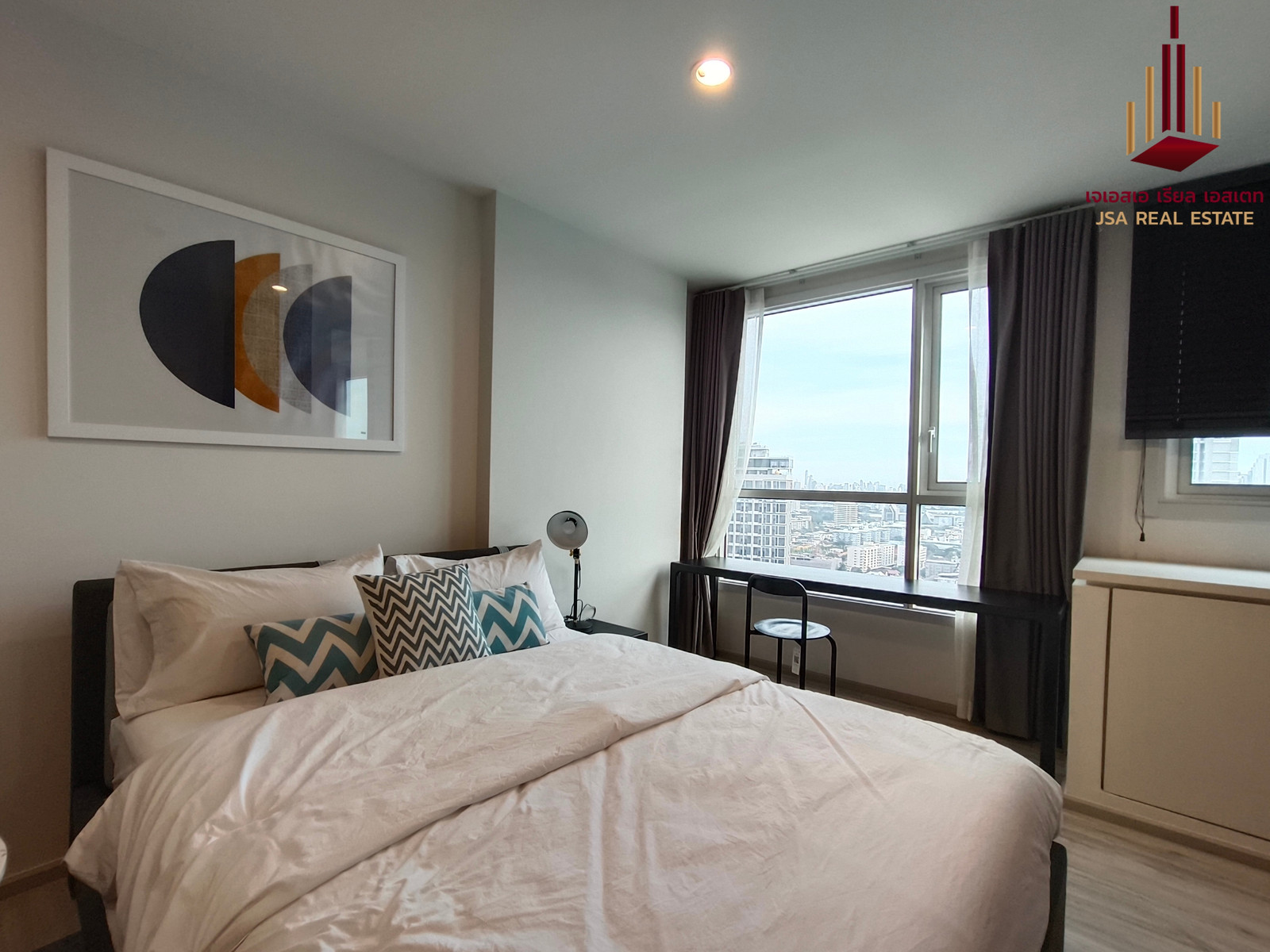 ✨ For Rent : XT Huaikhwang  Condo ✨  💰 Only 17,000 THB/month
