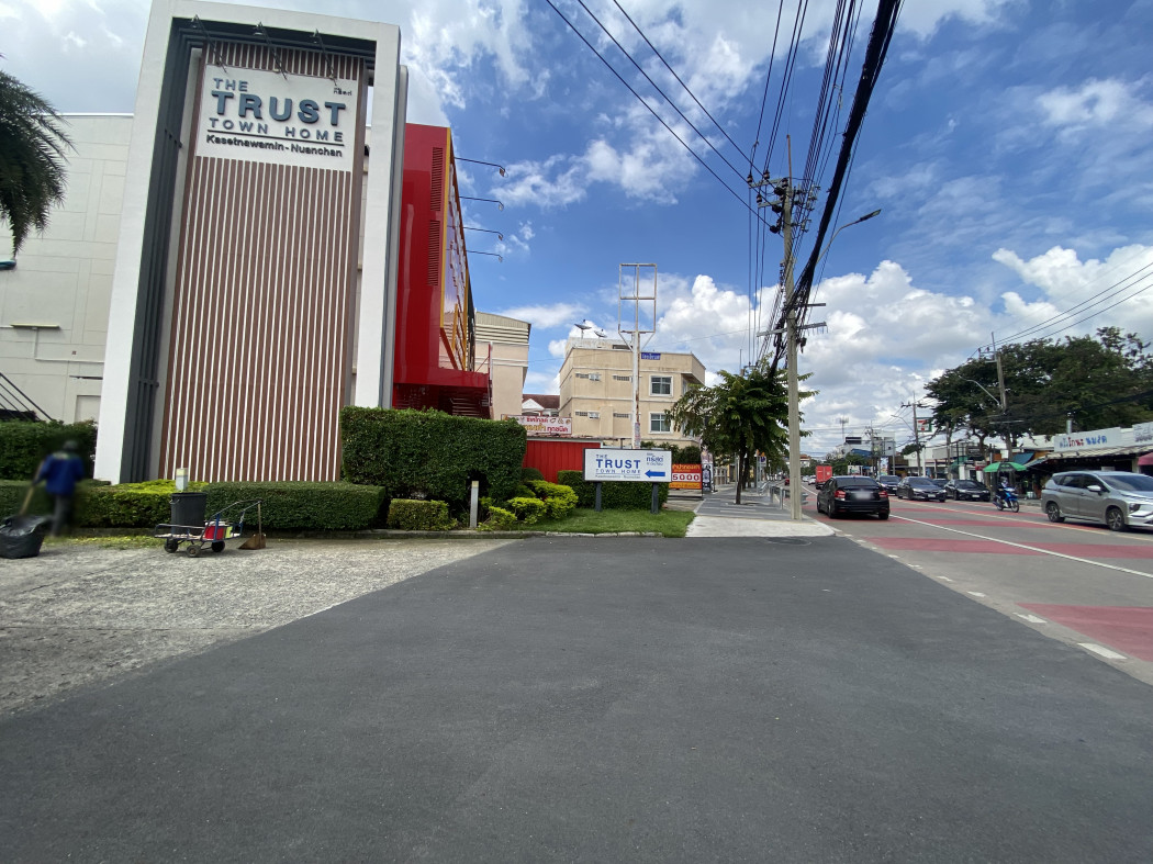 ขายทาวน์โฮม 3 ชั้น The Trust เกษตรนวมินทร์-นวลจันทร์ ทำเลดี ใกล้ เดอะวอล์ค นวมินทร์ ขนาด 27 ตร.ว ขายทาวน์โฮม 3 ชั้น The Trust เกษตรนวมินทร์-นวลจันทร์ ทำเลดี ใกล้ เดอะวอล์ค นวมินทร์ ขนาด 27 ตร.ว