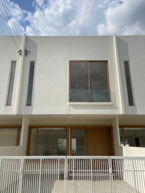 Minimal style ! ​Nora Bangna. Area​ 30.6 Sq.wah, in-building space 116 sq.m