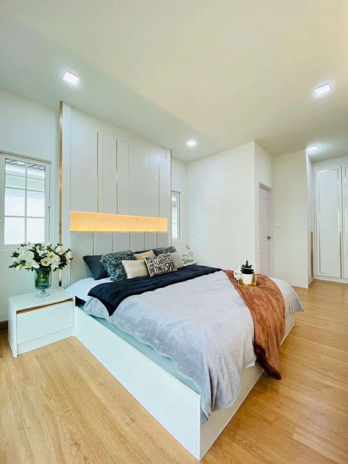 K-6618 Beautifully decorated house With built-in furniture, ready to move in, Golden Neo Bangna Suan Luang. K-6618 Beautifully decorated house With built-in furniture, ready to move in, Golden Neo Bangna Suan Luang.