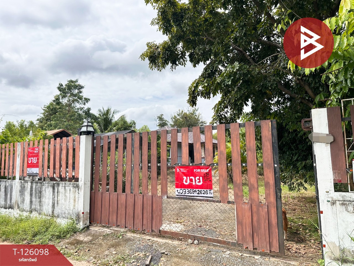 Single house with land for sale, area 1 rai 2 ngan 11.7 sq m, Wang Thong, Phitsanulok.