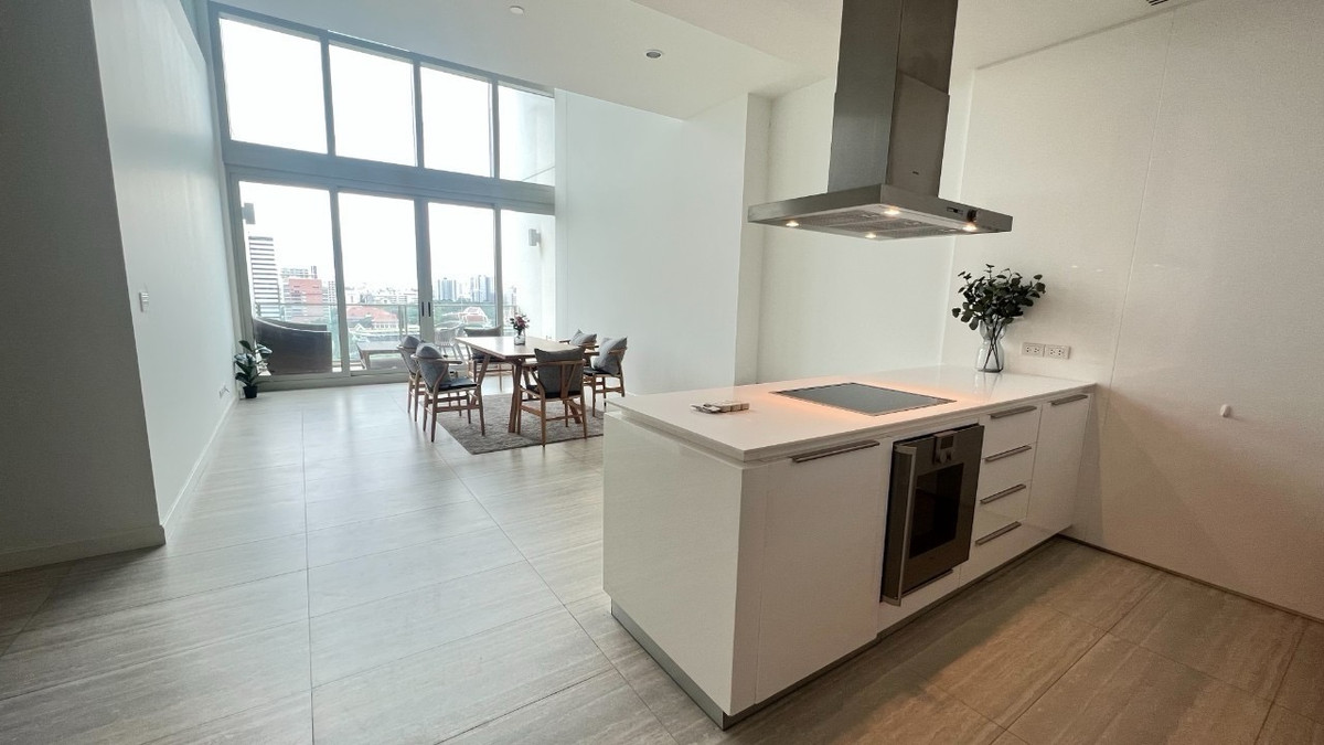 📢👇Duplex unit at 185 Rajadamri, one of luxury condo , timeless view of Royal sport club , big balcony, fully furnished, near Central World, Lumpini park, Velaa community mall. 📢👇Duplex unit at 185 Rajadamri, one of luxury condo , timeless view of Royal sport club , big balcony, fully furnished, near Central World, Lumpini park, Velaa community mall.