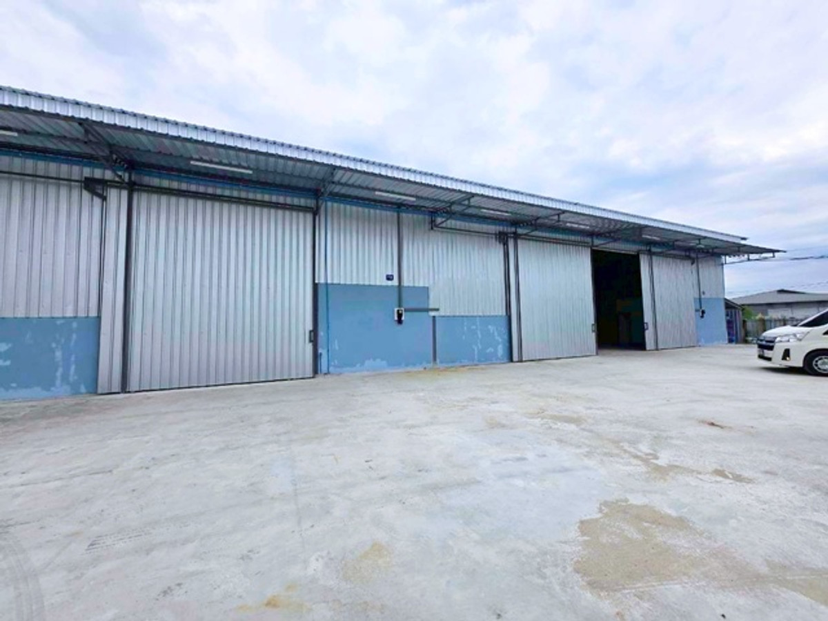 BangNamChuet Railway Station 350 m. Ekkachai-Rama 2 Road. for rent 112sq.m. BangNamChuet Health Cent BangNamChuet Railway Station 350 m. Ekkachai-Rama 2 Road. for rent 112sq.m. BangNamChuet Health Cent