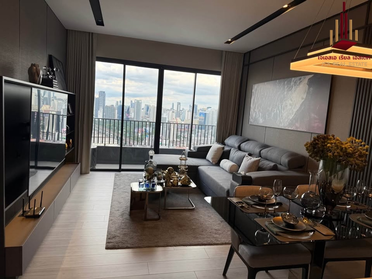 ✨ For Sale: The Room Phayathai Condo ✨  💰 Only 13,600,000 THB
