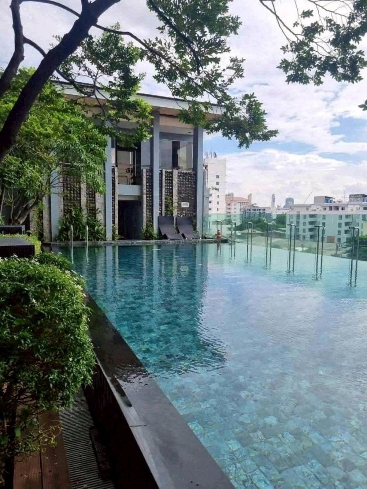 คอนโดพร้อมอยู่ลองสอบถามดูเผื่อมีห้องว่างครับ  – รูปที่ 2