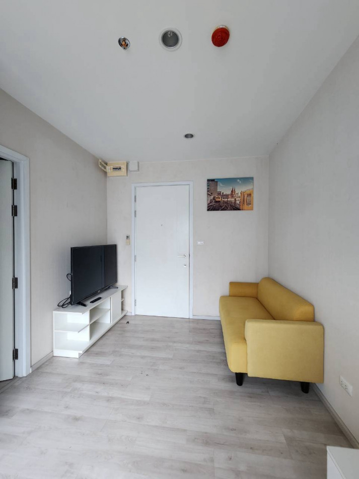 Plum Condo Central Station, a prime location condo next to Central Westgate and MRT Bang Yai, fully furnished and ready to move in. Plum Condo Central Station, a prime location condo next to Central Westgate and MRT Bang Yai, fully furnished and ready to move in.