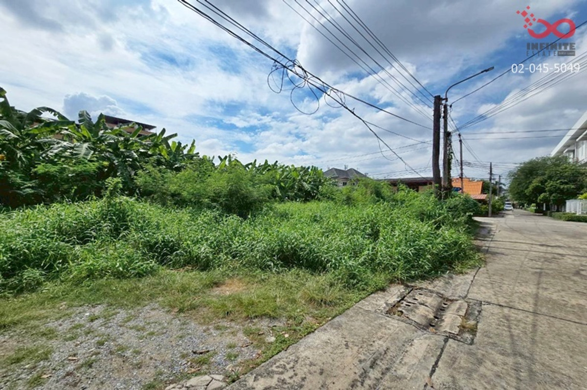 Land for sale, 199 sq m, Lat Phrao 99, corner plot, close to the BTS, only 250 m. Land for sale, 199 sq m, Lat Phrao 99, corner plot, close to the BTS, only 250 m.