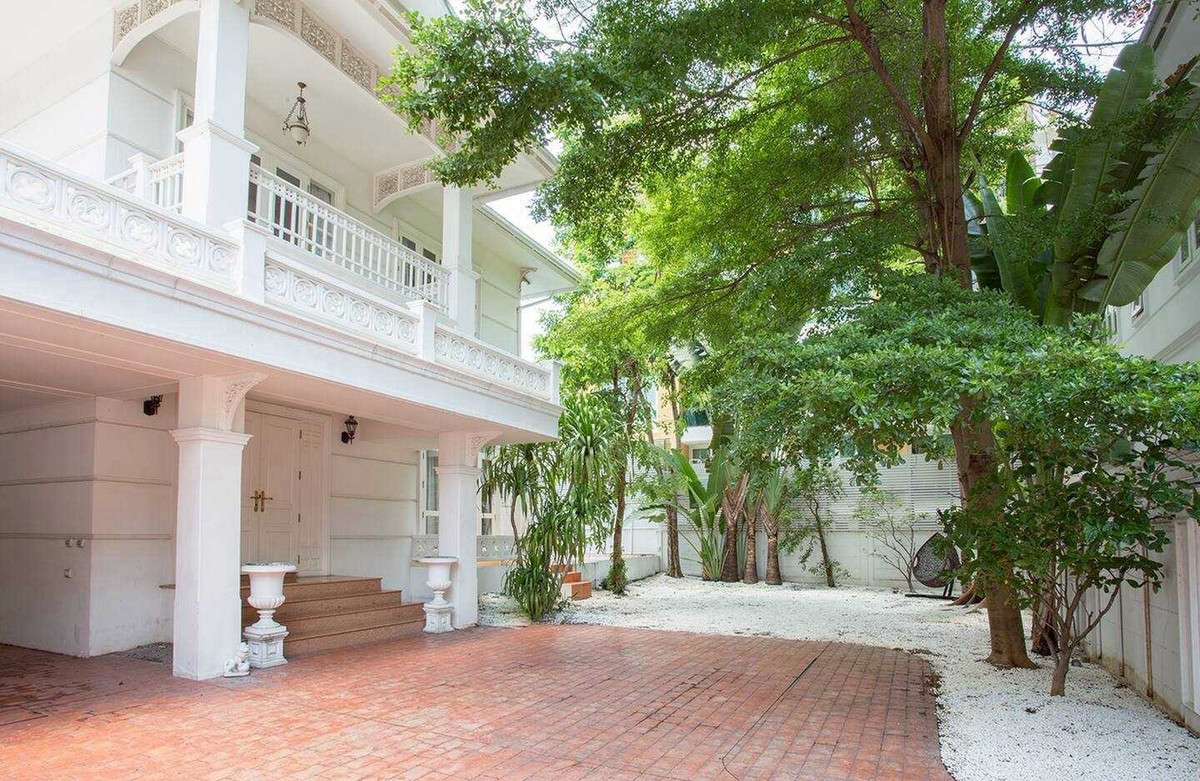 บ้านหรูใจกลางสุขุมวิท บนที่ดินขนาด 133.7 ตร.วา สุขุมวิท 33 บ้านหรูใจกลางสุขุมวิท บนที่ดินขนาด 133.7 ตร.วา สุขุมวิท 33