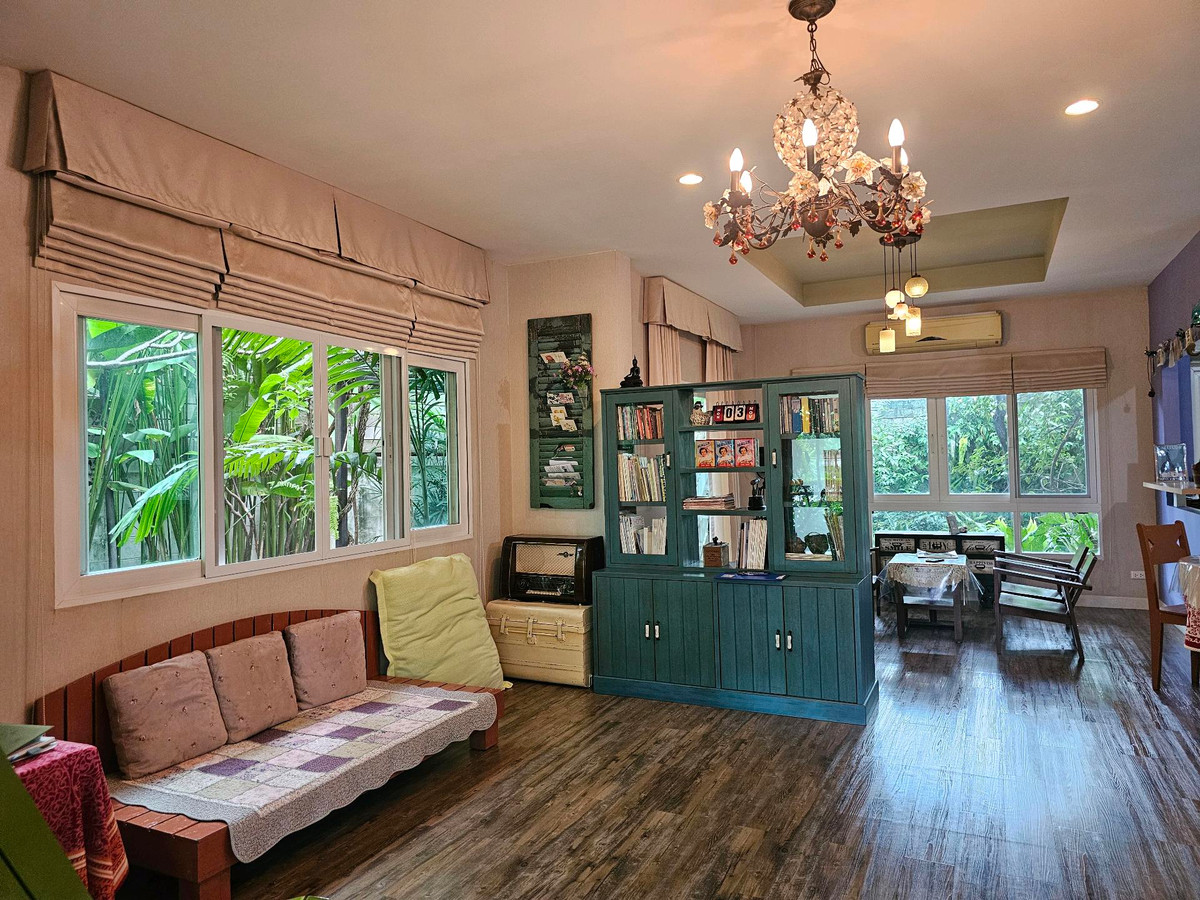 Single detached house on the corner, very beautifully decorated in Single detached house on the corner, very beautifully decorated in