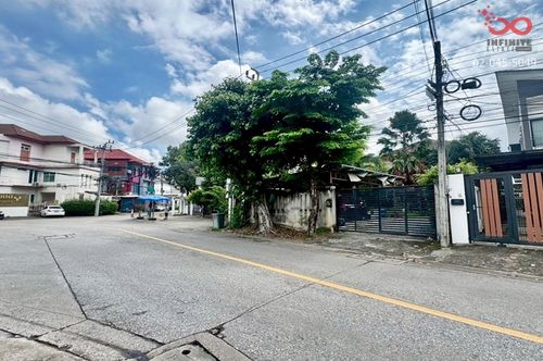 2-story detached house for sale, 117 square meters, Soi Ramintra 5, Phahonyothin 48, good location, Main Road.