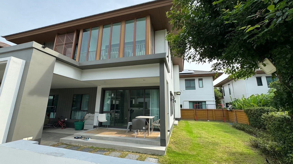 📢👇บ้านเดี่ยวในโครงการคุณภาพ พร้อมระบบรักษาความปลอดภัยดีเยี่ยม เหมาะสำหรับครอบครัว มีห้องสำหรับผู้สูงอายุโดยเฉพาะ พื้นนุ่มกันกระแทก และห้องน้ำรองรับรถเข็น พร้อมทางลาดเข้า-ออก