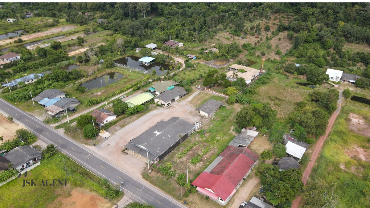 Land for sale with house and shop Near Chao Lao Sea, Chanthaburi – prime location – รูปที่ 2