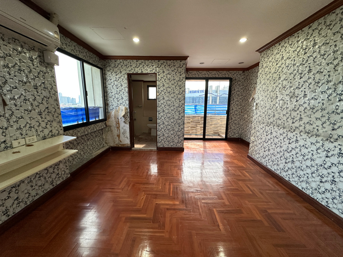 ขายคอนโด Sri Phraya River View ราคา 10,240,000 บาท [MKs250542]