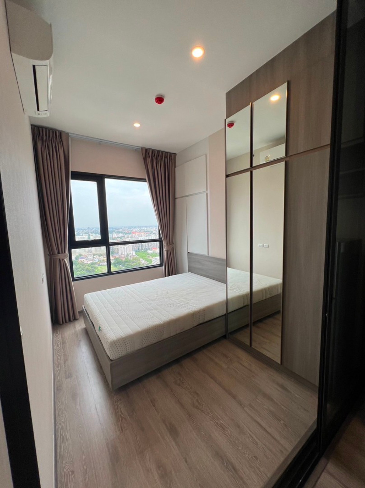 Condo for Rent: Knightsbridge Prime On Nut Condo for Rent: Knightsbridge Prime On Nut