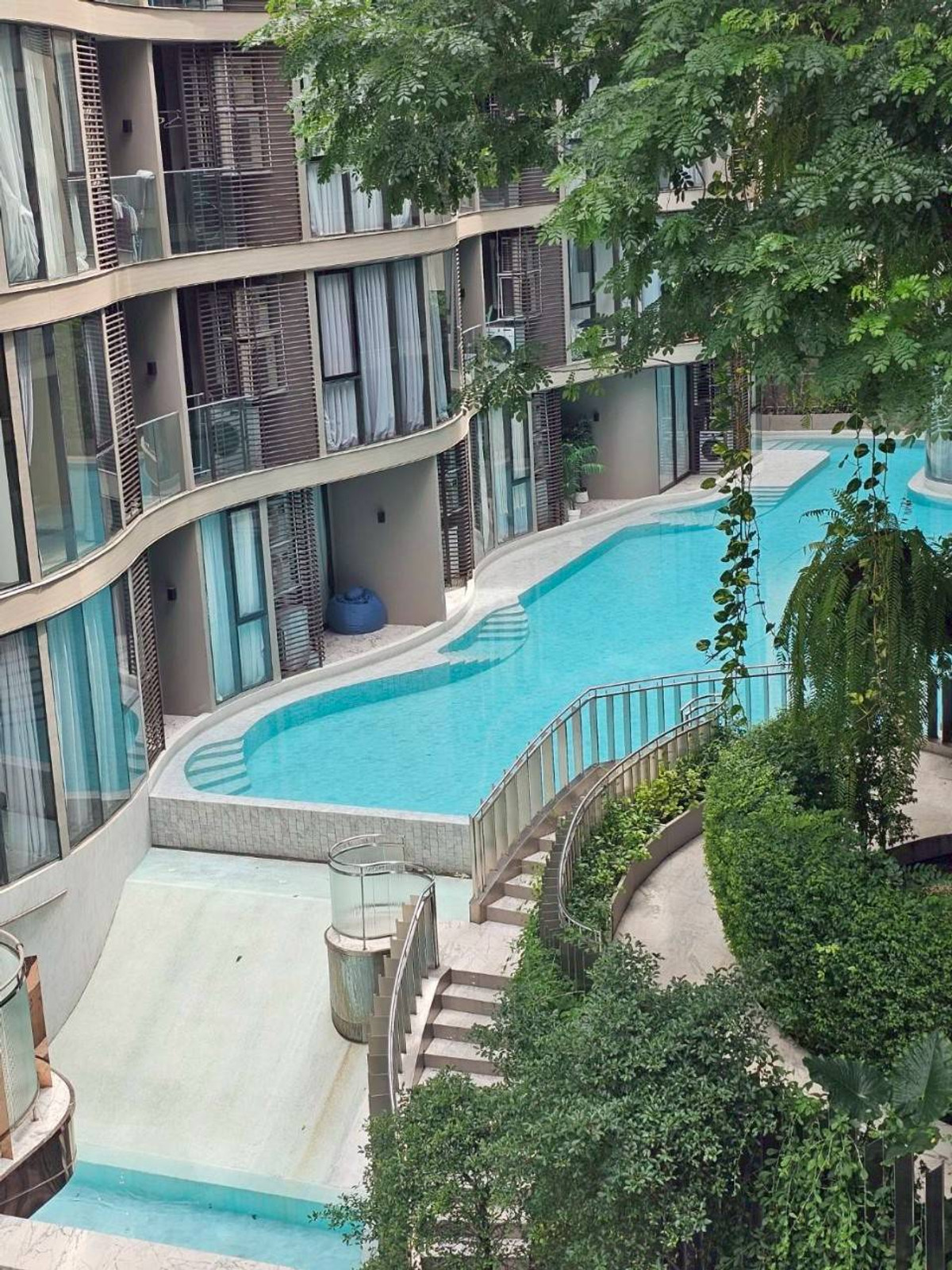 🎯Hot Deal 7.5 ล้าน! FYNN Asoke | 1 ห้องนอน 37.48 ตร.ม. | ตกแต่งครบ โทร 098-9655699 Pick